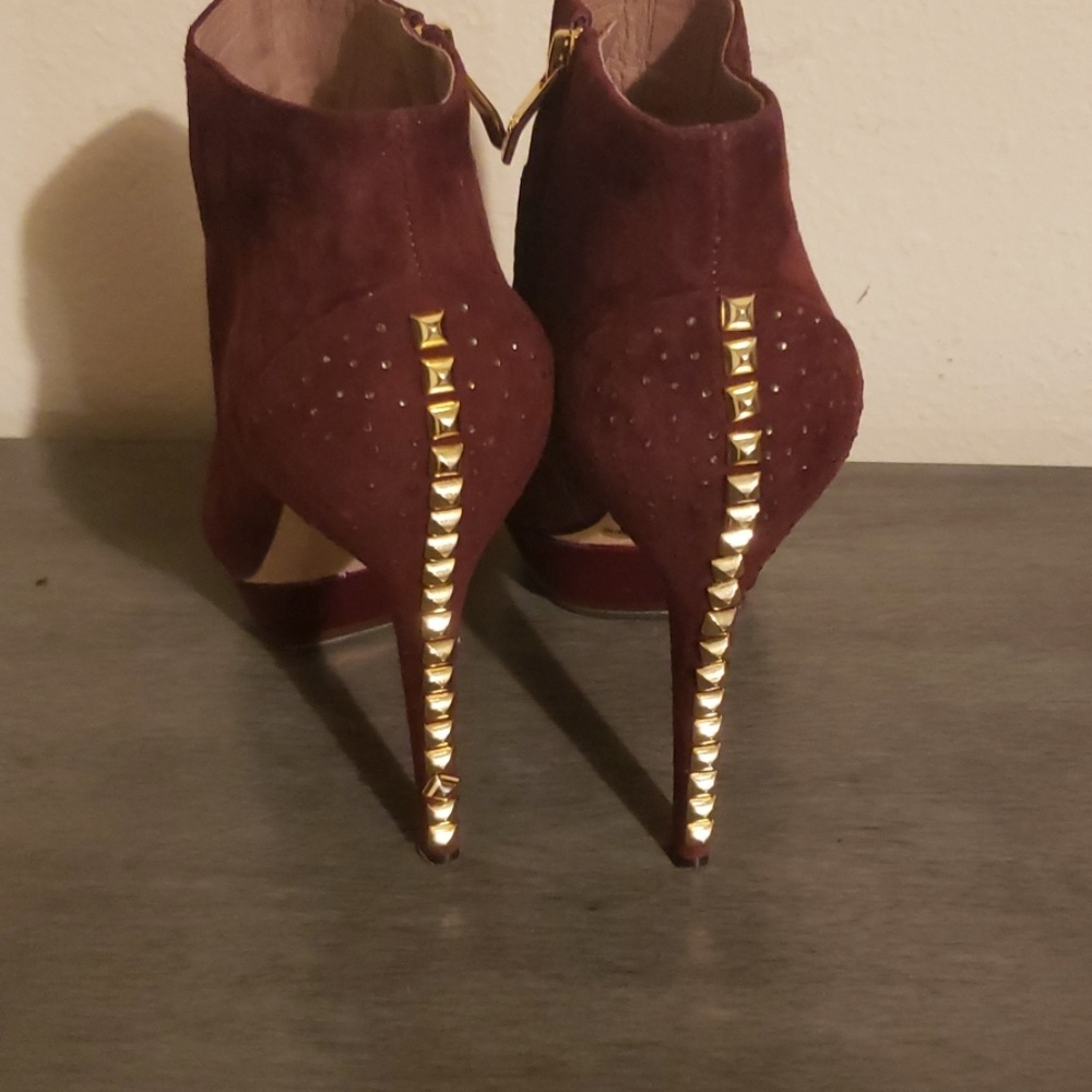 Boots - Picture 4 of 4